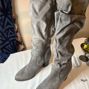 White Mountain Women’s Gray Heeled Boots Sz 9